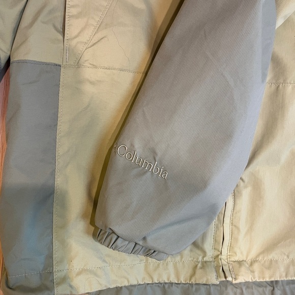 Columbia Women’s Light Green Front Zip Up Jacket Hooded Size Medium Windbreaker - Picture 2 of 12